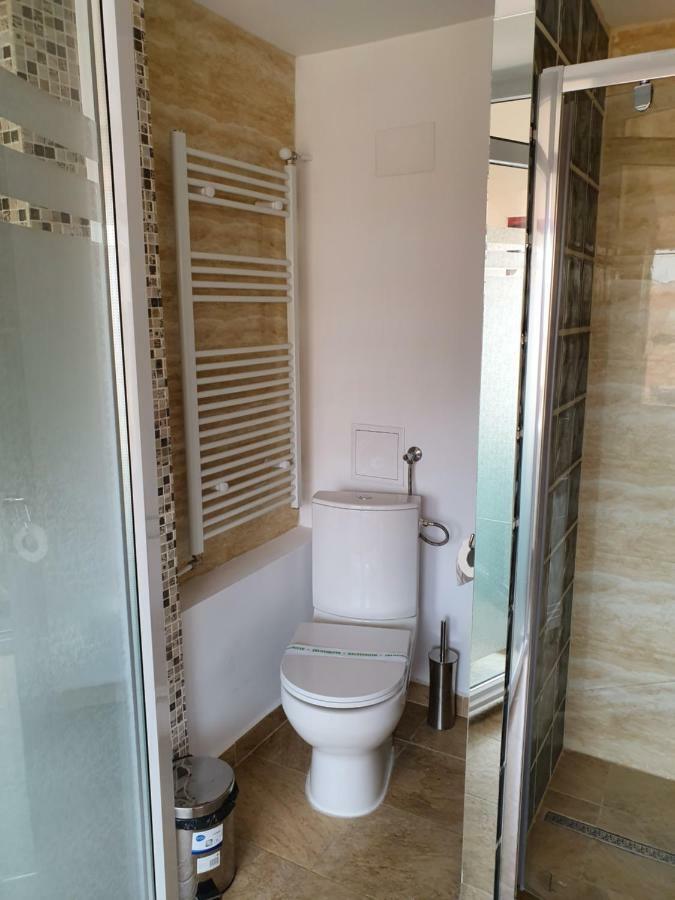 Tranzitrooms Bucharest Luaran gambar
