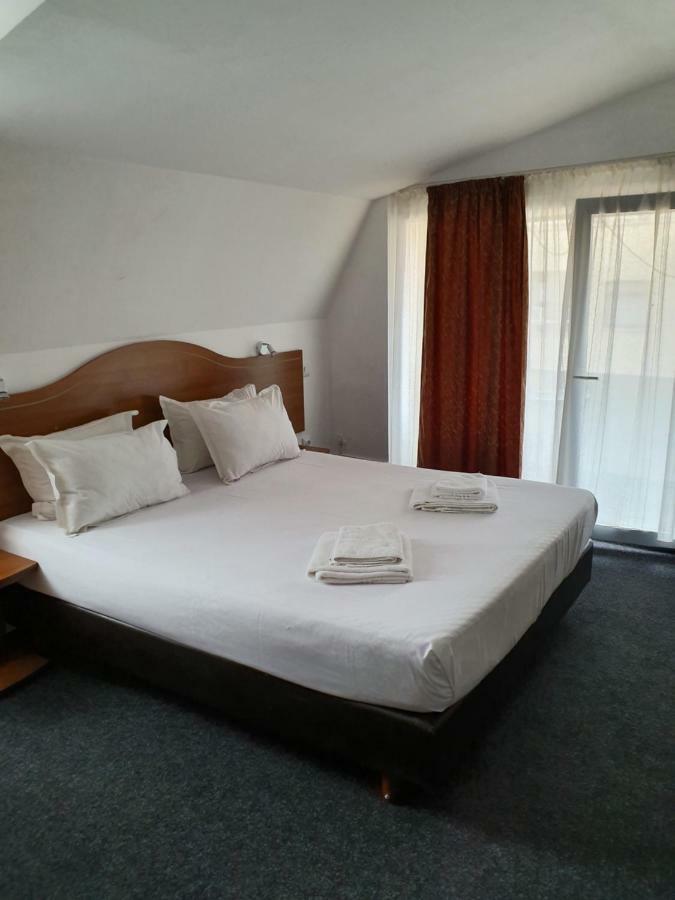Tranzitrooms Bucharest Luaran gambar
