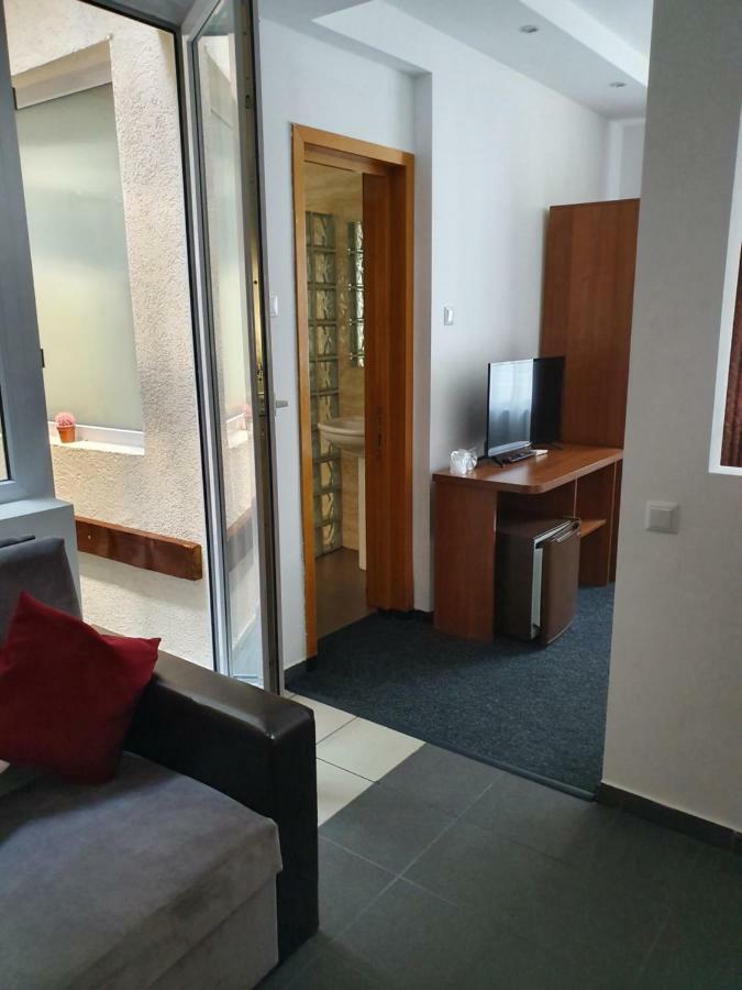 Tranzitrooms Bucharest Luaran gambar